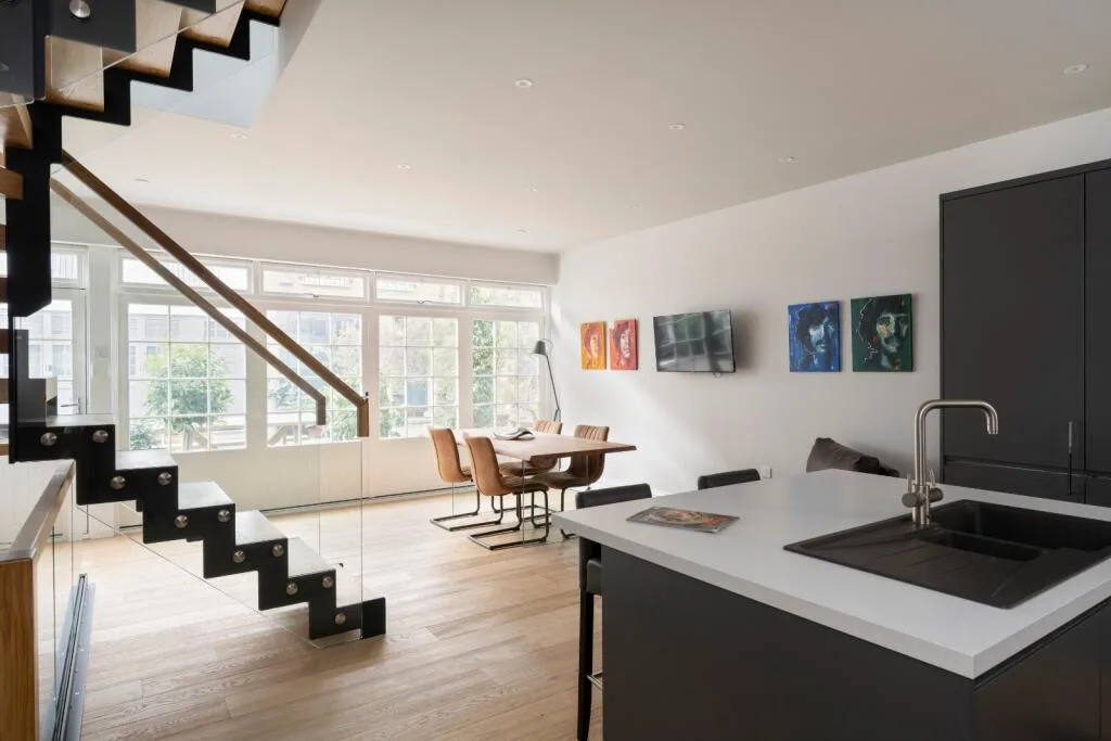 4 bedroom mews property for rent