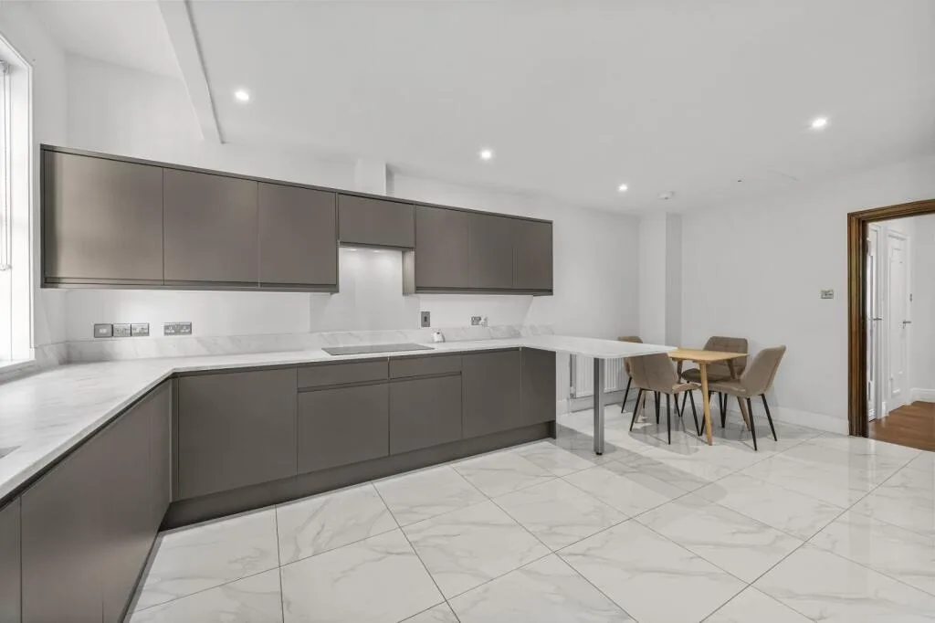 3 bedroom flat for rent
