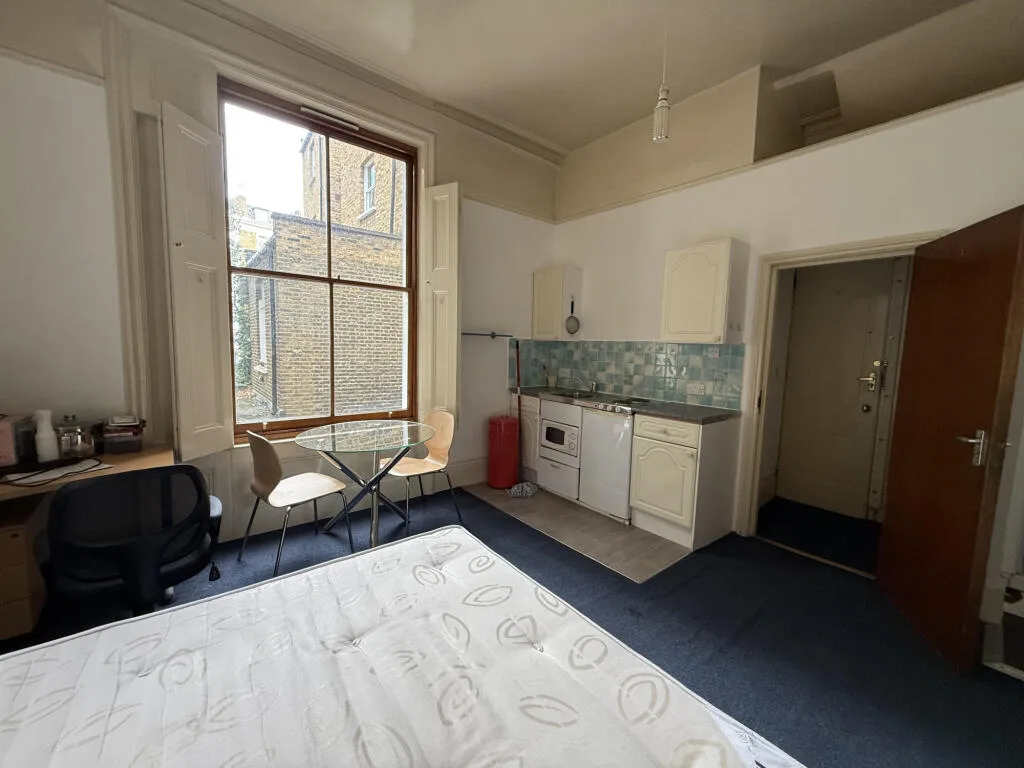 Studio flat for rent