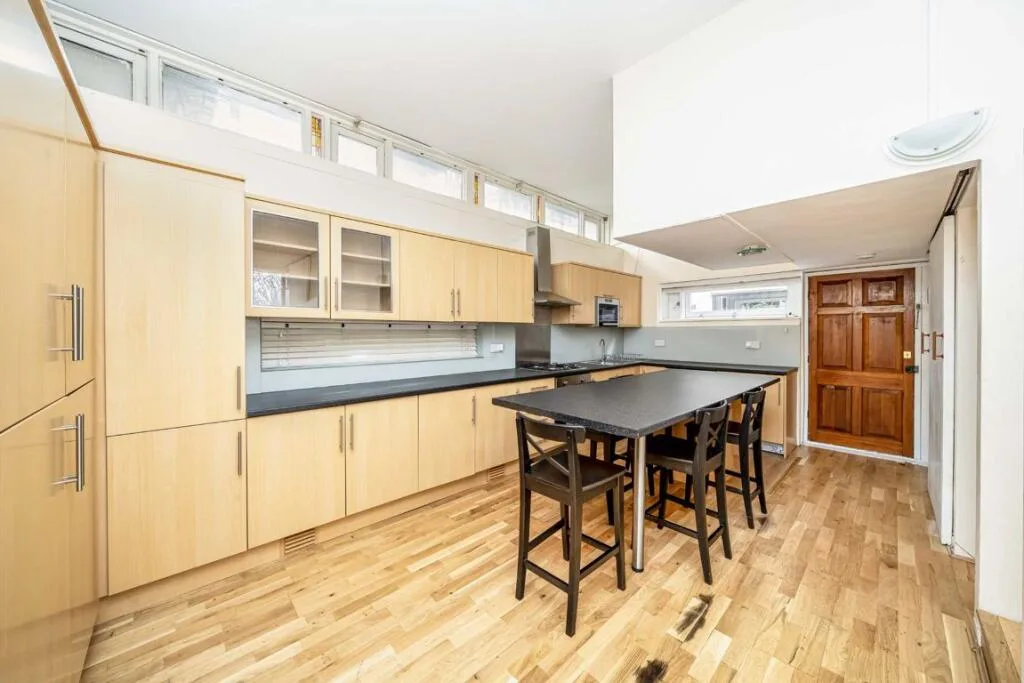 3 bedroom flat for rent