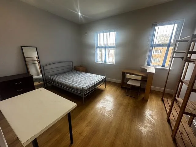 4 bedroom terraced house for rent