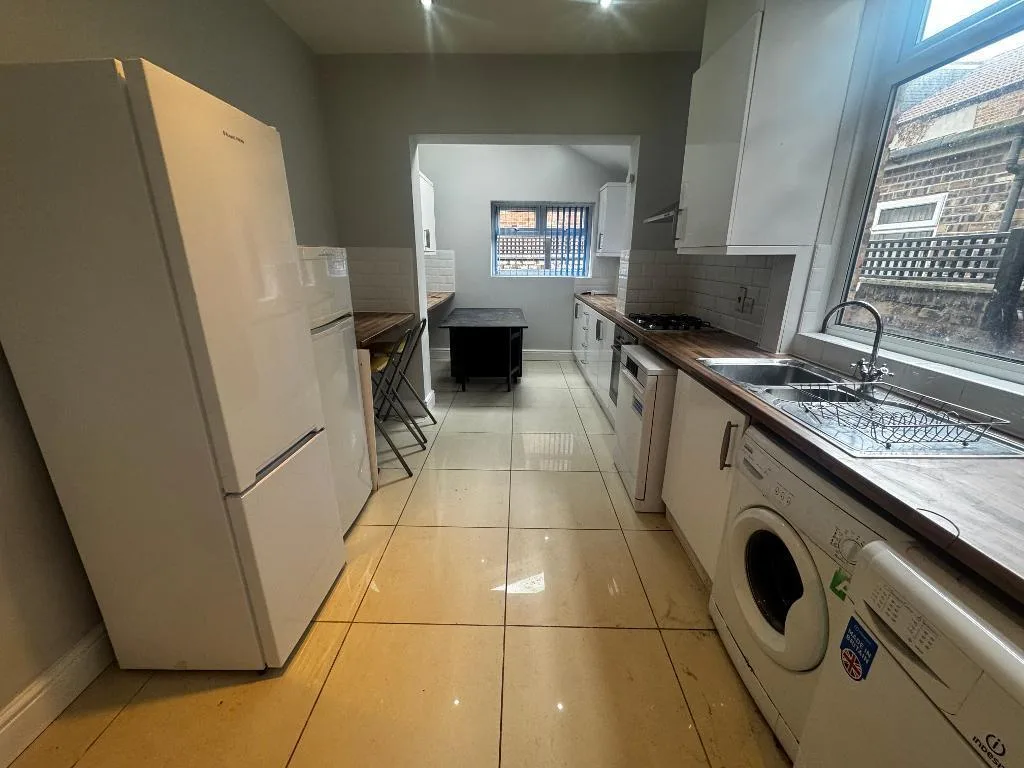 4 bedroom terraced house for rent