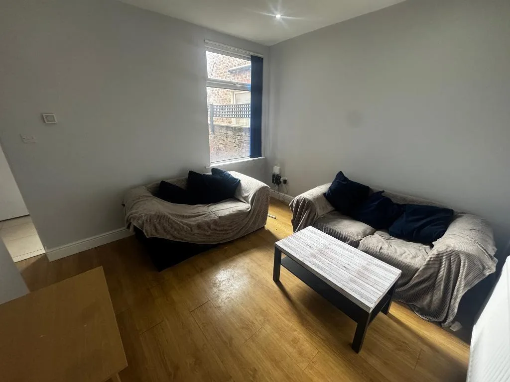 4 bedroom terraced house for rent