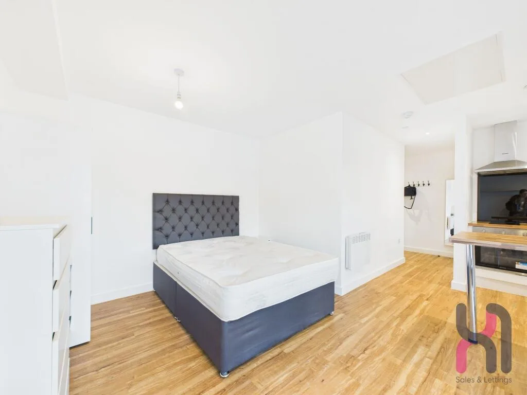 Studio flat for rent