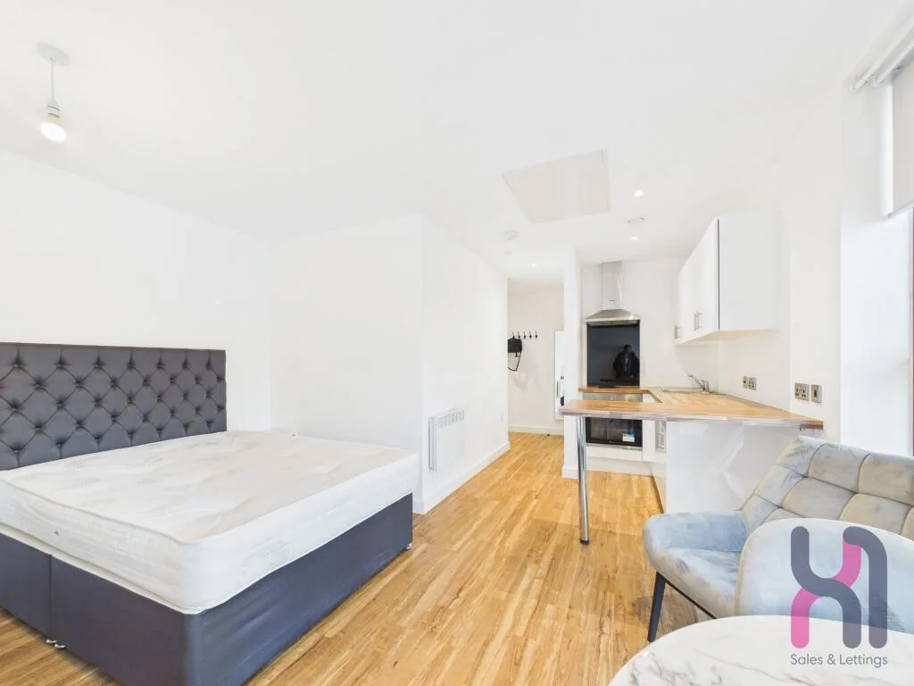Studio flat for rent
