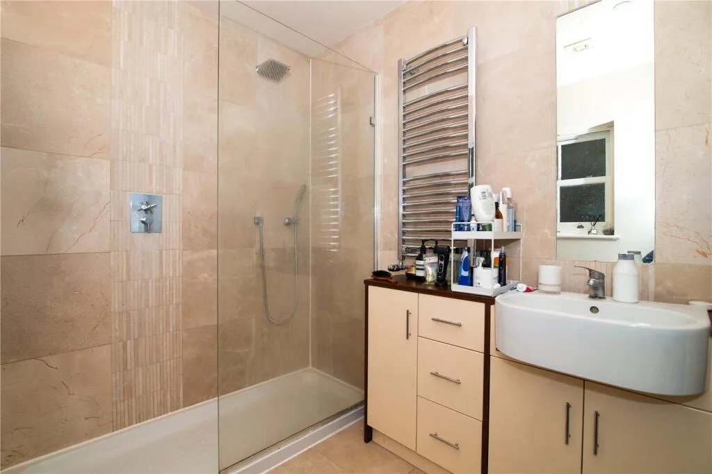 4 bedroom semi-detached house for rent