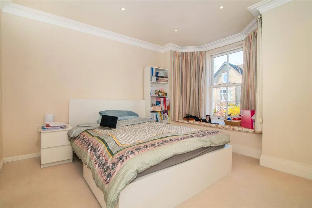 4 bedroom semi-detached house for rent