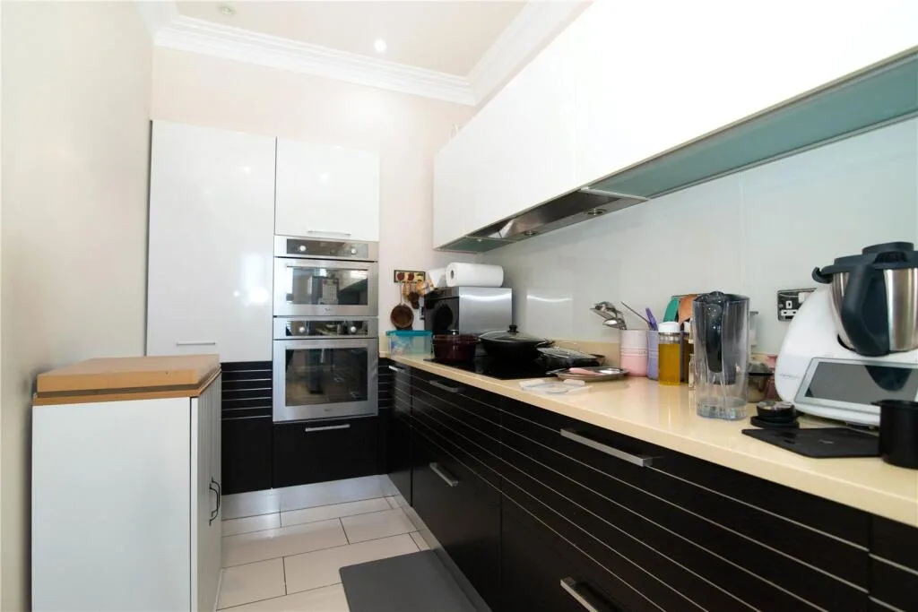 4 bedroom semi-detached house for rent
