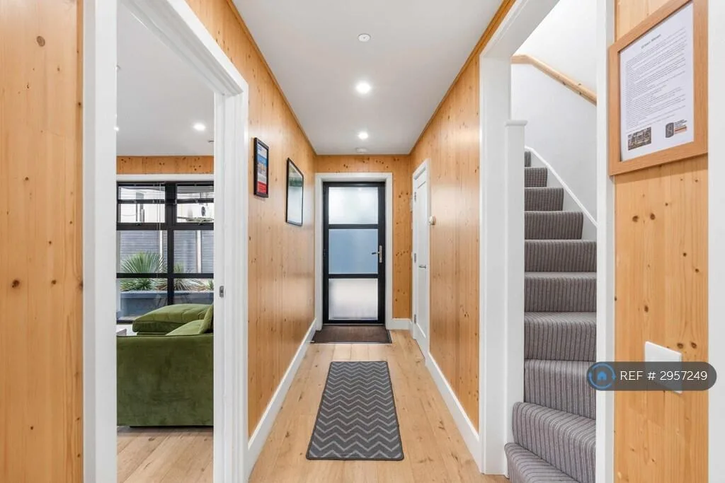 2 bedroom detached house for rent