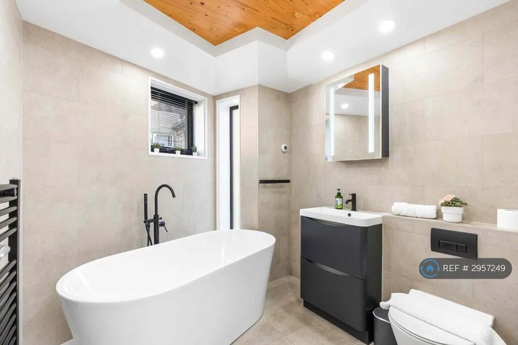 2 bedroom detached house for rent