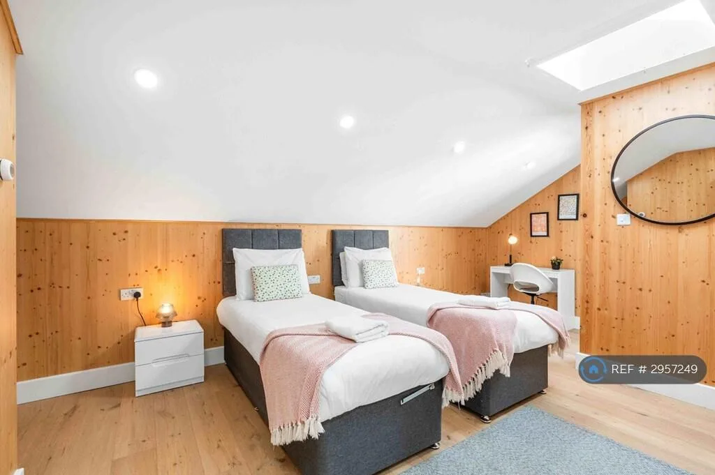 2 bedroom detached house for rent