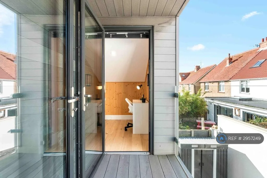 2 bedroom detached house for rent