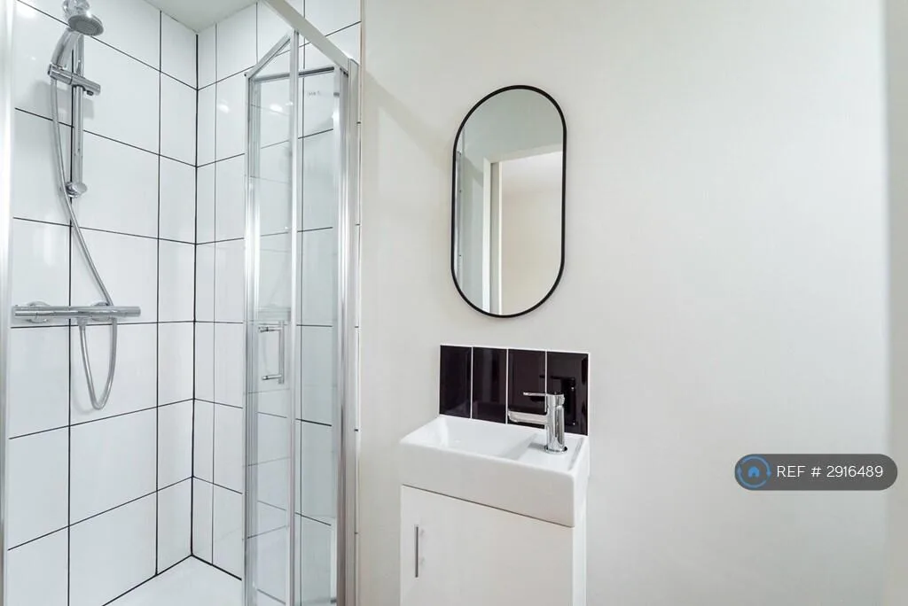 3 bedroom maisonette for rent