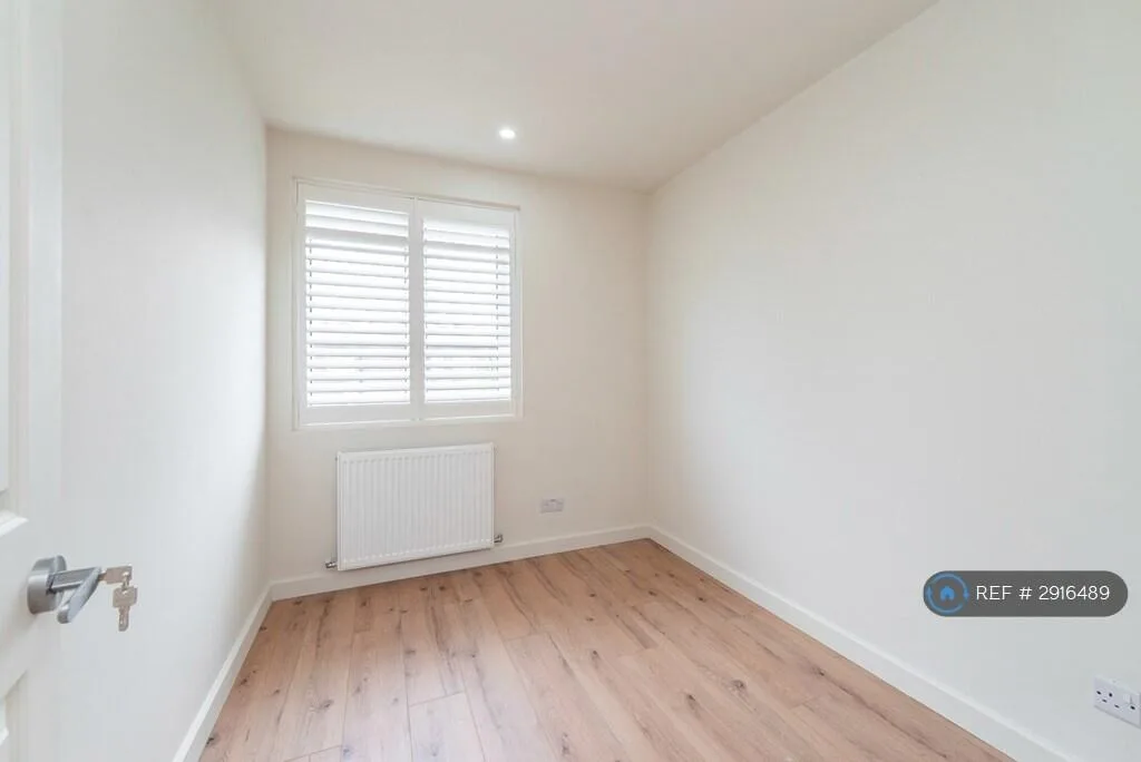 3 bedroom maisonette for rent