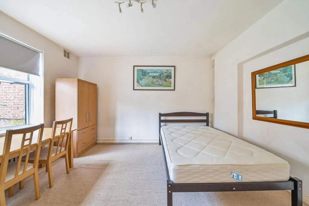 Studio flat for rent