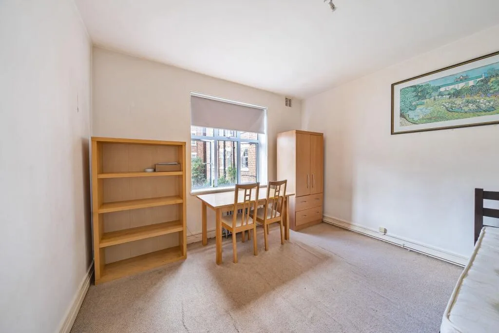 Studio flat for rent