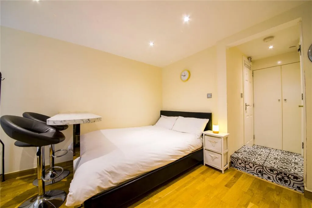 Studio flat for rent
