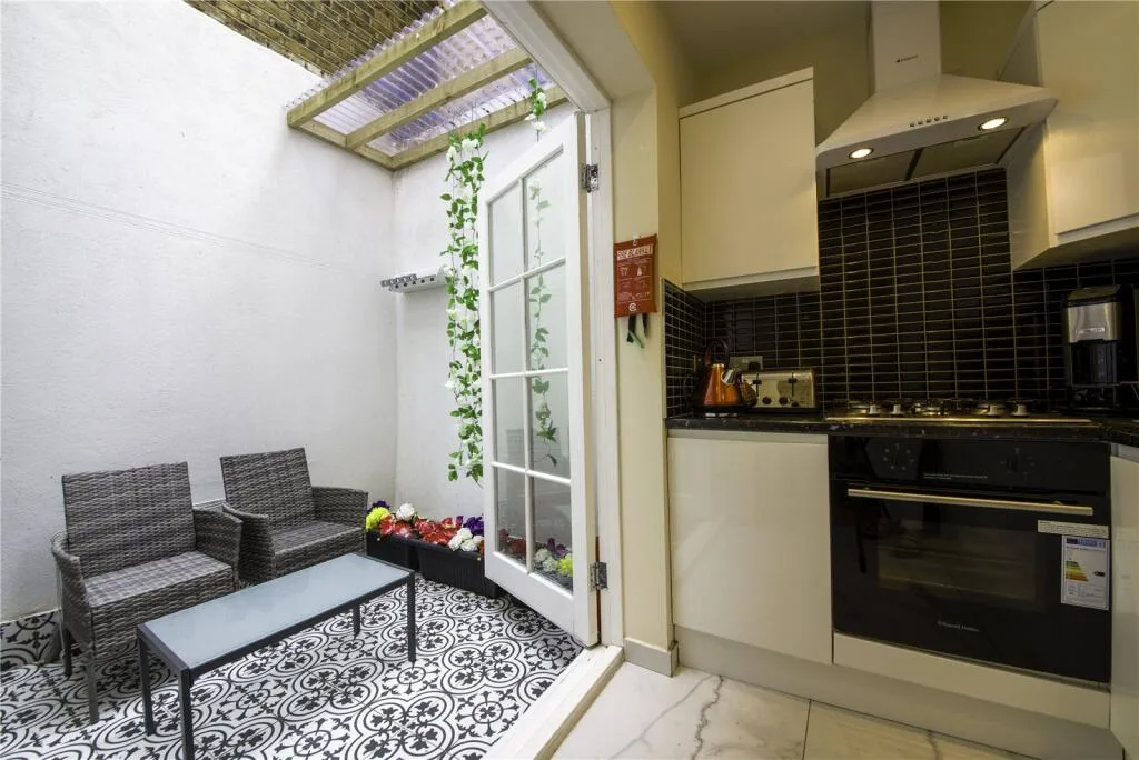 Studio flat for rent