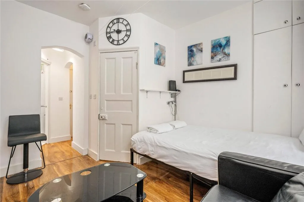 Studio flat for rent