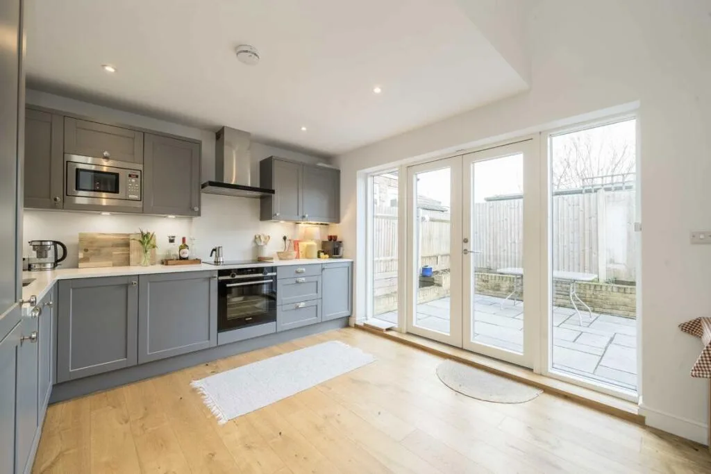 2 bedroom detached house for rent