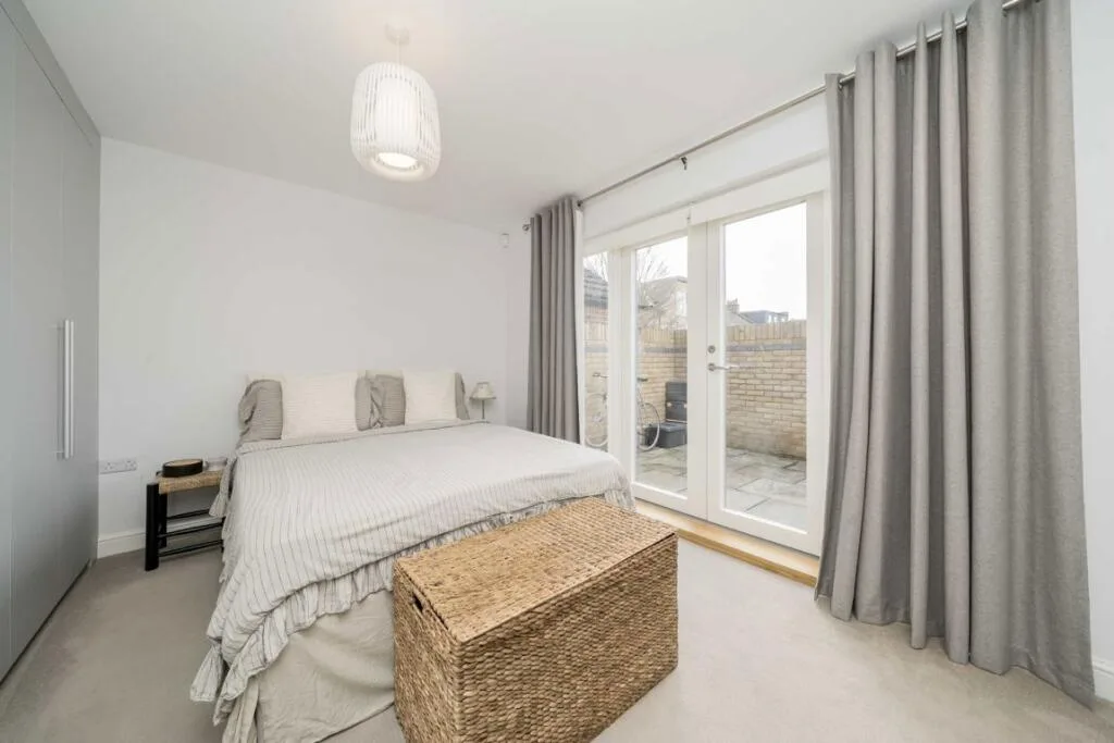 2 bedroom detached house for rent