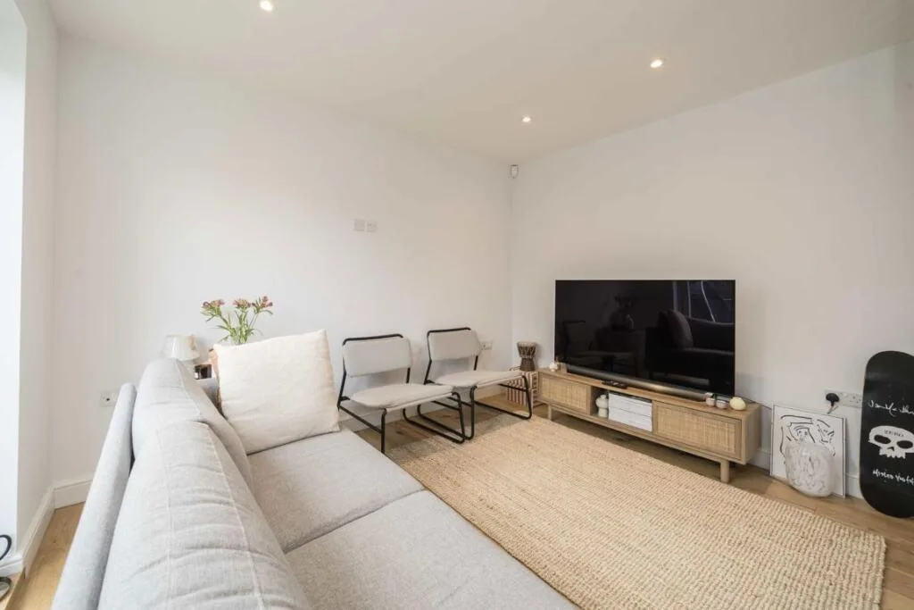 2 bedroom detached house for rent