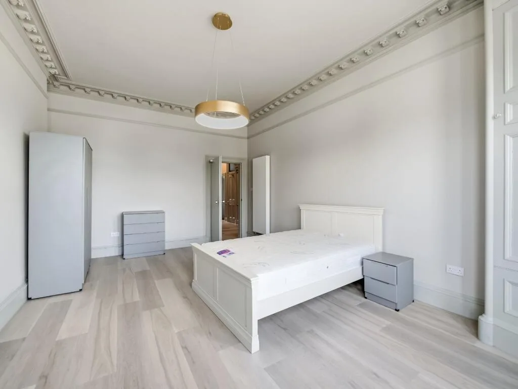 4 bedroom flat for rent