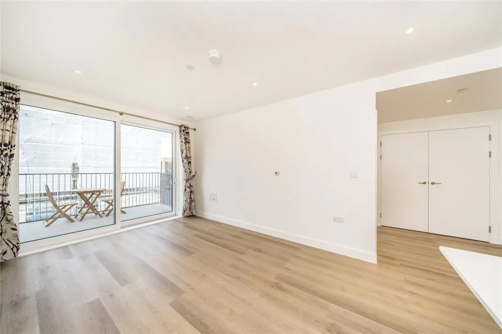 2 bedroom penthouse for rent