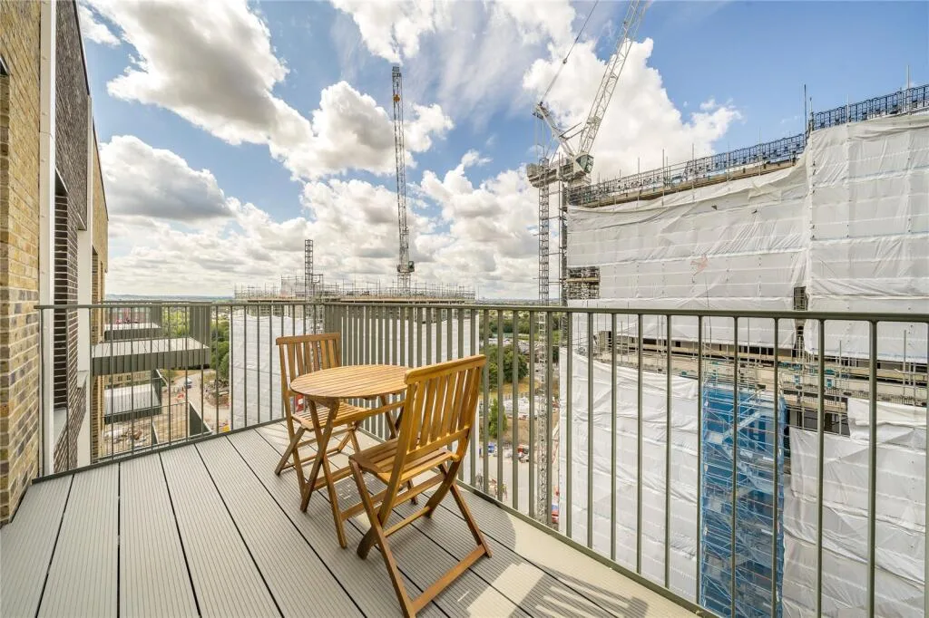 2 bedroom penthouse for rent