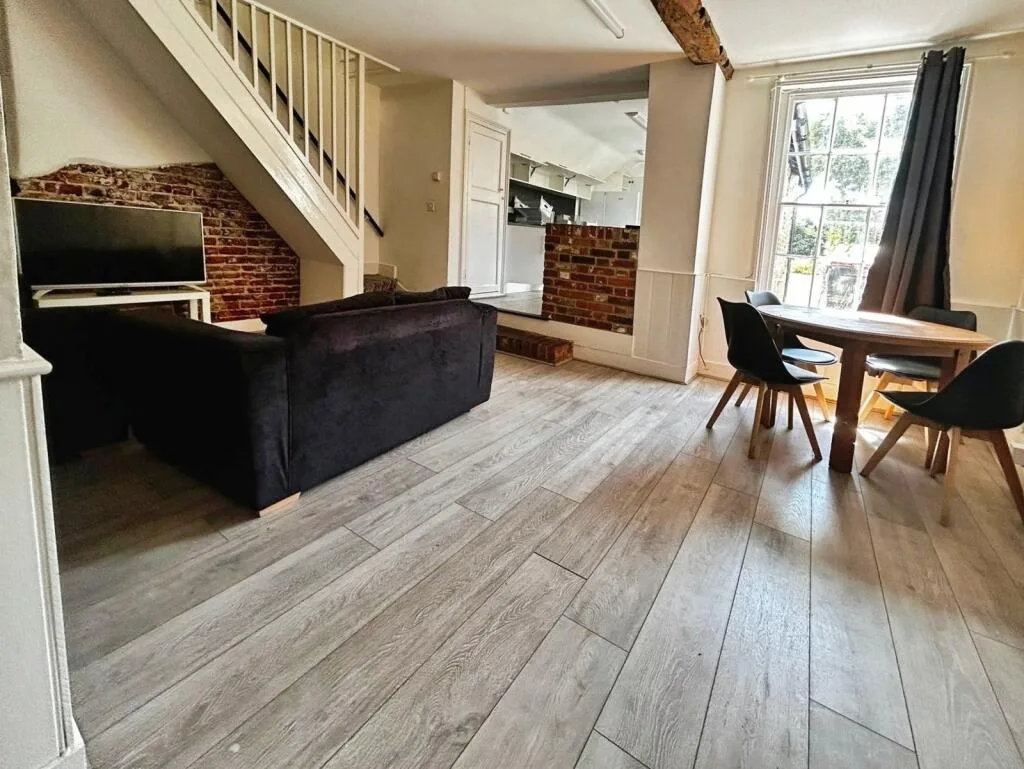 4 bedroom terraced house for rent