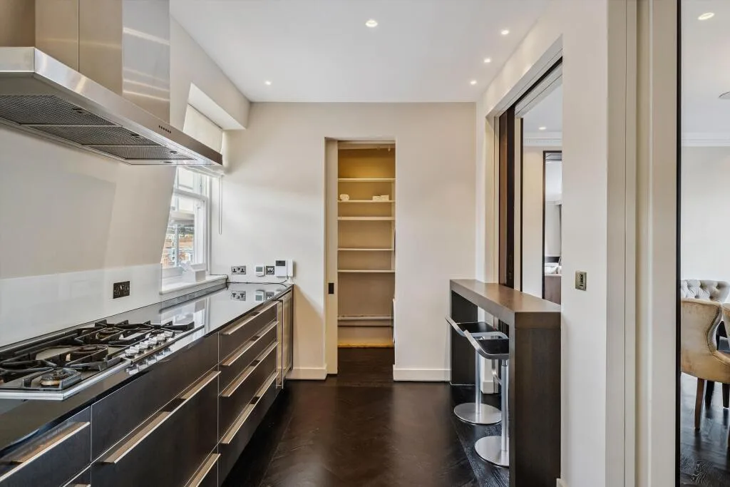 4 bedroom flat for rent
