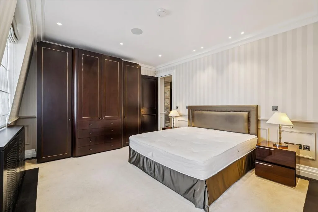 4 bedroom flat for rent