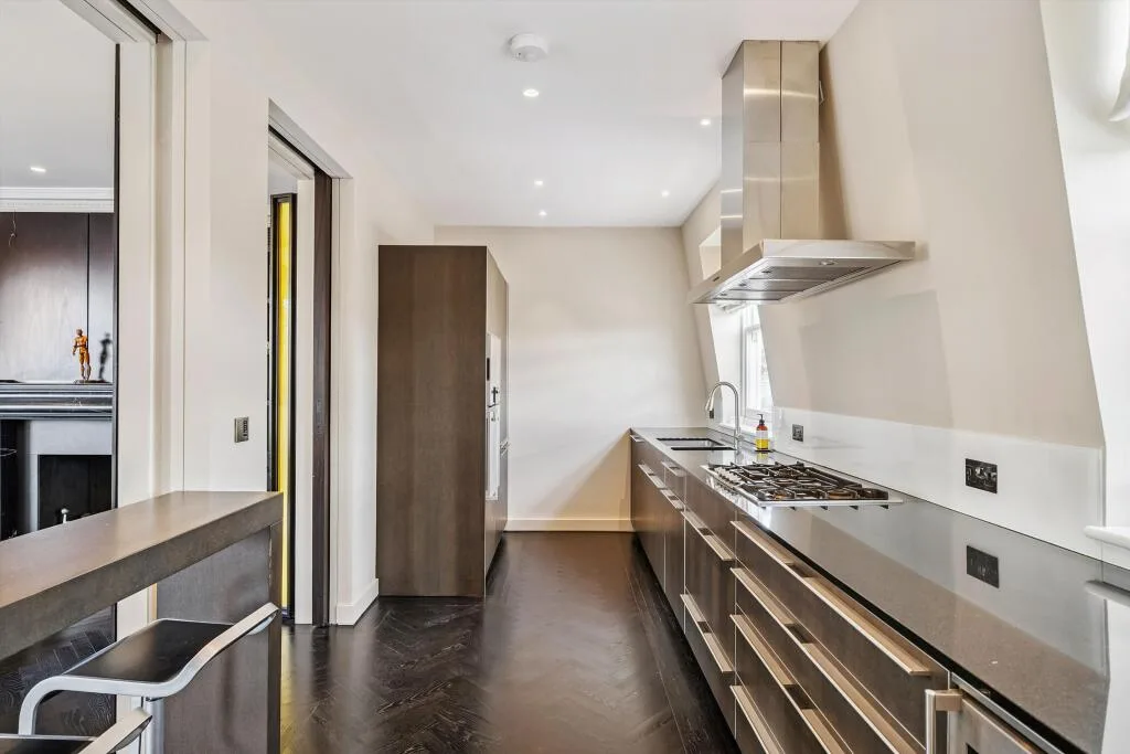 4 bedroom flat for rent