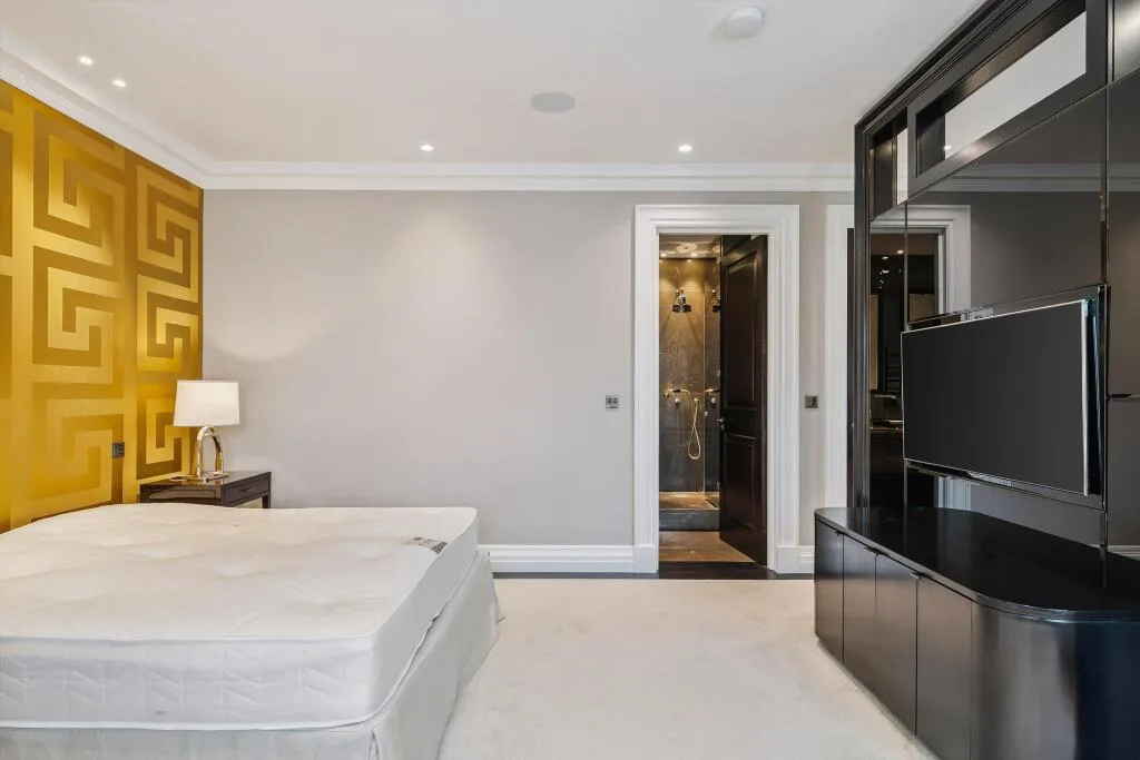 4 bedroom flat for rent