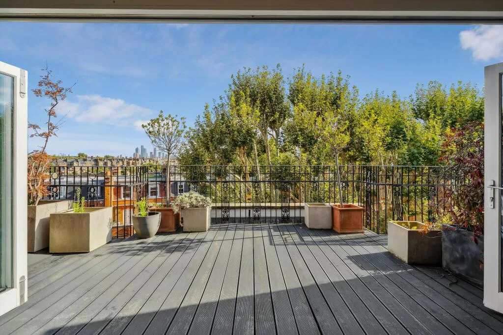 4 bedroom flat for rent
