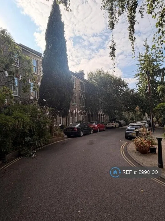 2 bedroom maisonette for rent