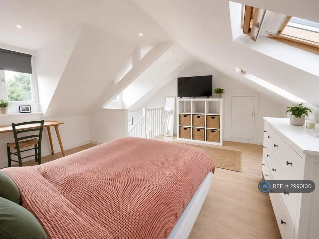 2 bedroom maisonette for rent