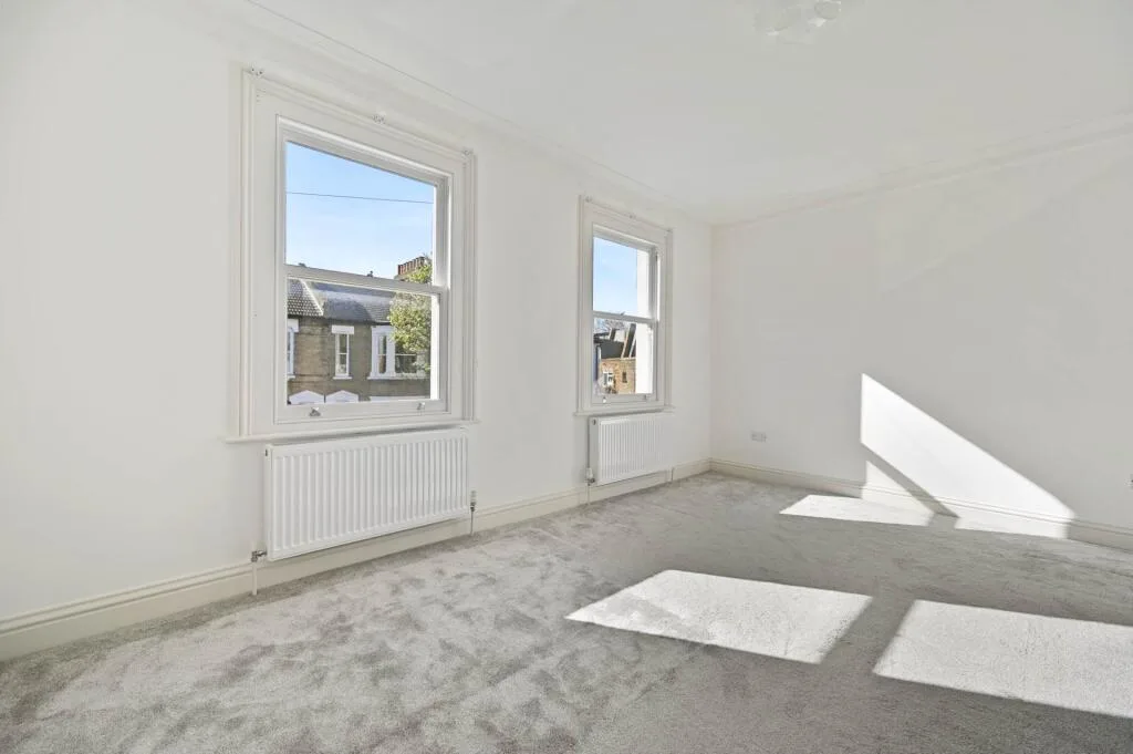 4 bedroom end of terrace house for rent