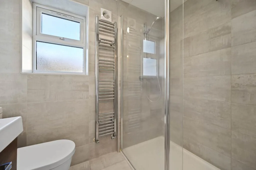 4 bedroom end of terrace house for rent