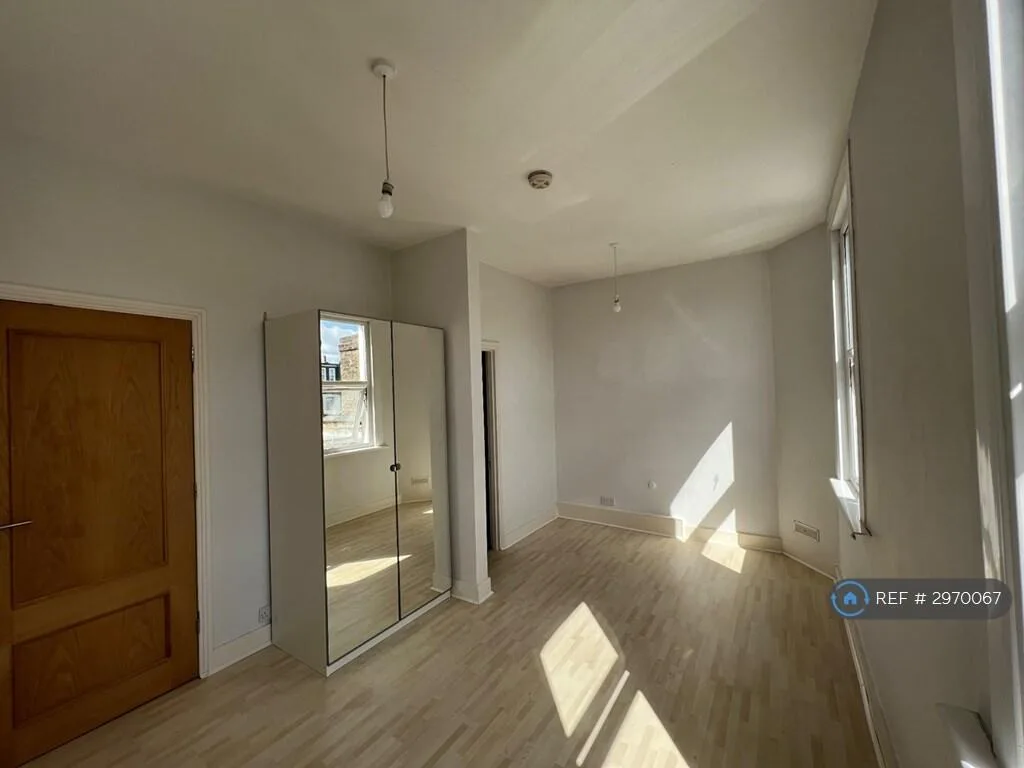 3 bedroom semi-detached house for rent