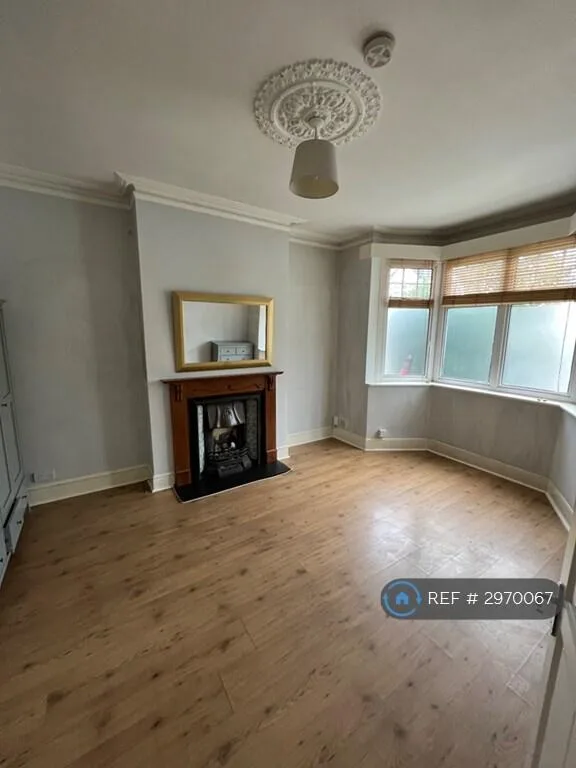 3 bedroom semi-detached house for rent
