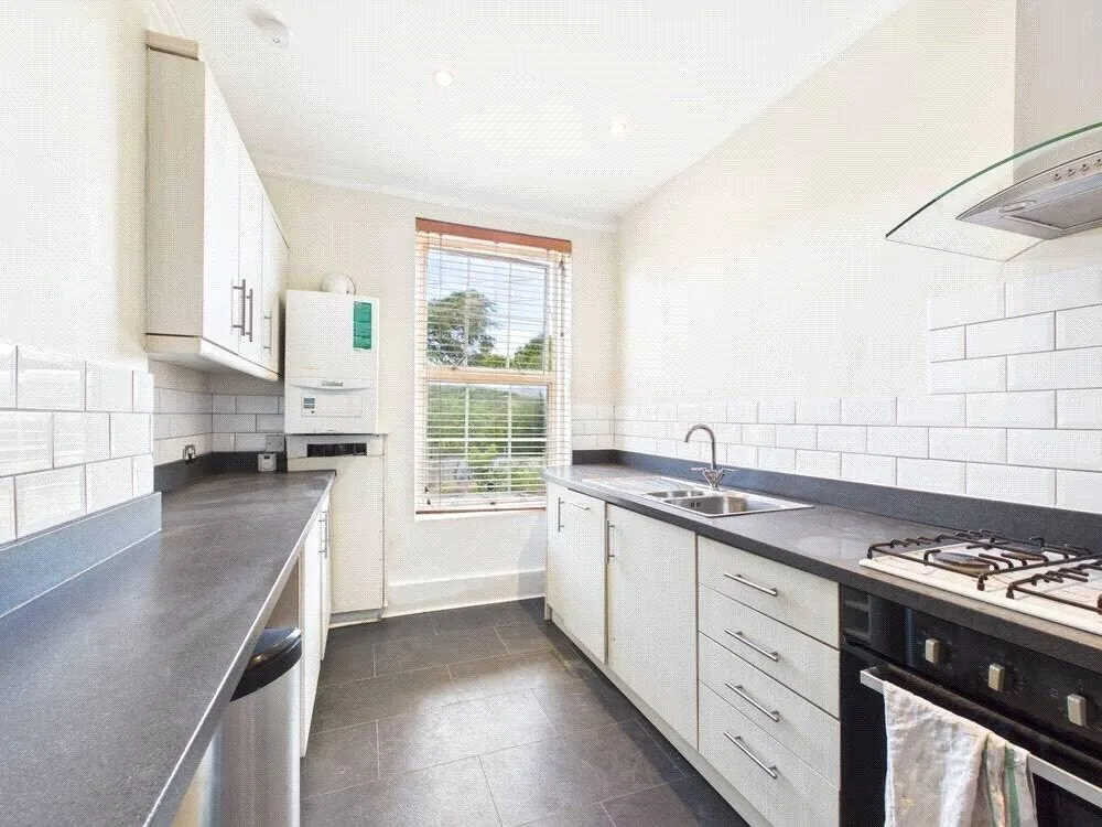 3 bedroom maisonette for rent