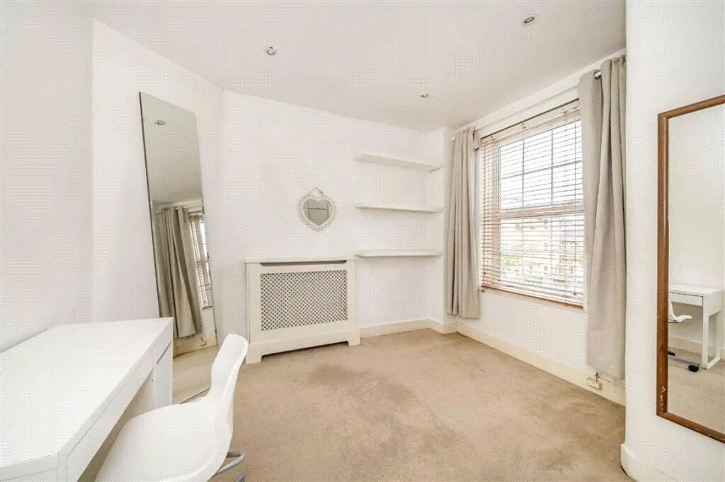 3 bedroom maisonette for rent