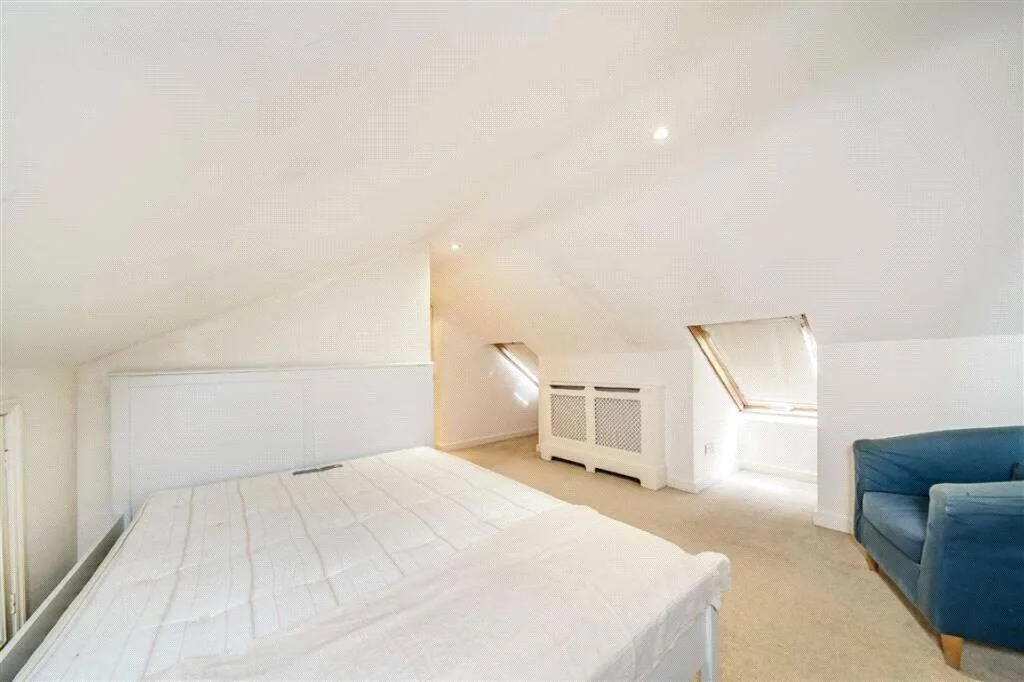 3 bedroom maisonette for rent