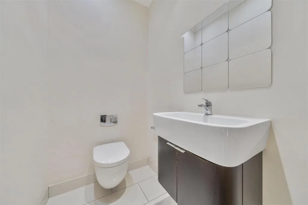 4 bedroom semi-detached house for rent