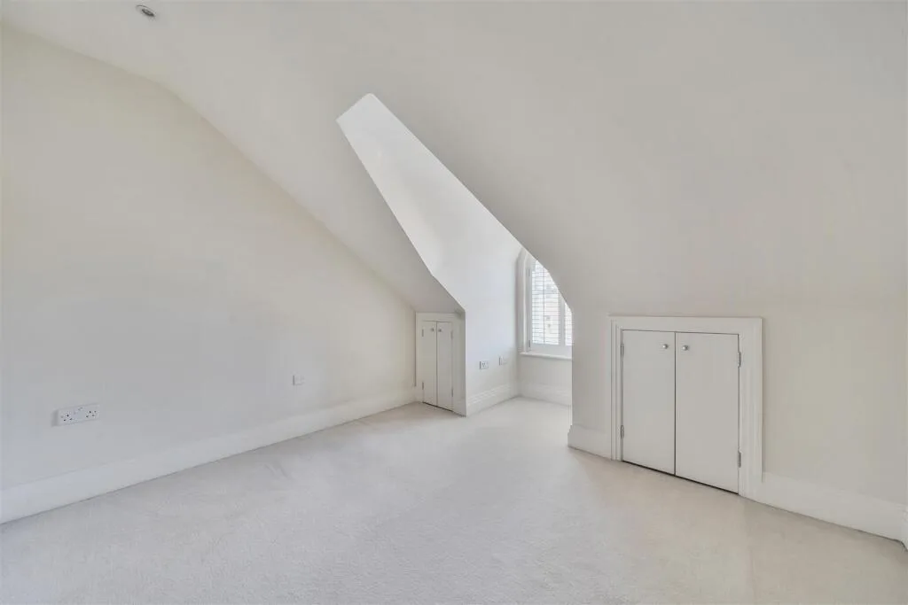 4 bedroom semi-detached house for rent
