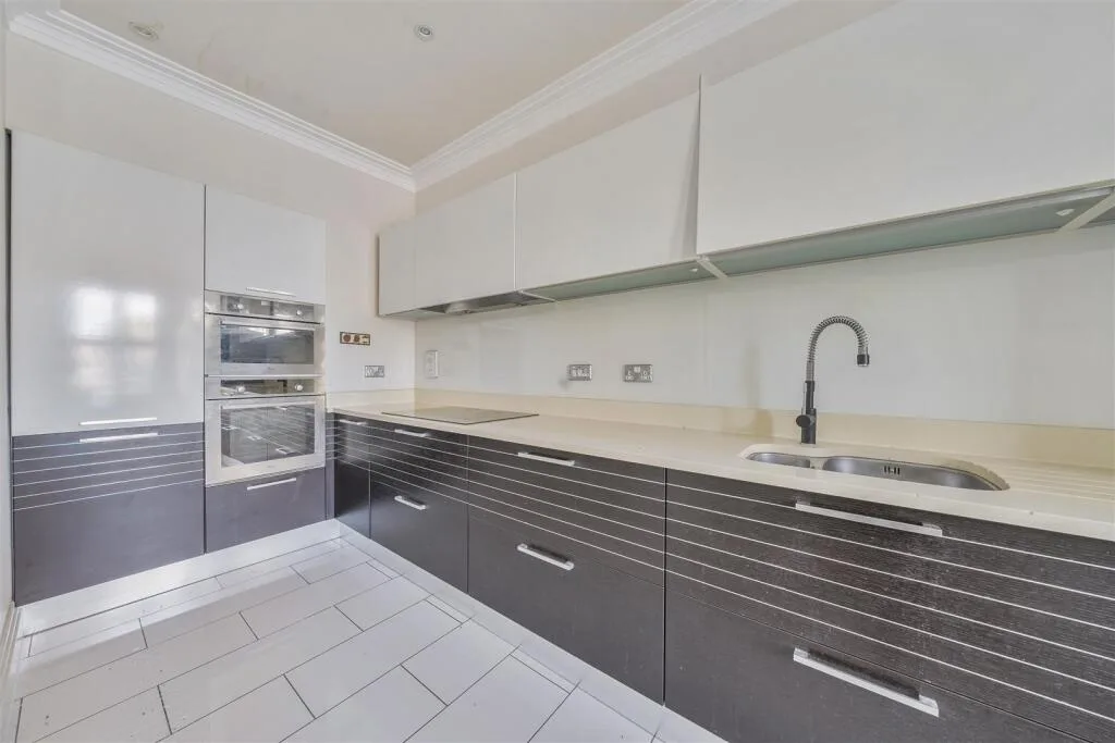 4 bedroom semi-detached house for rent