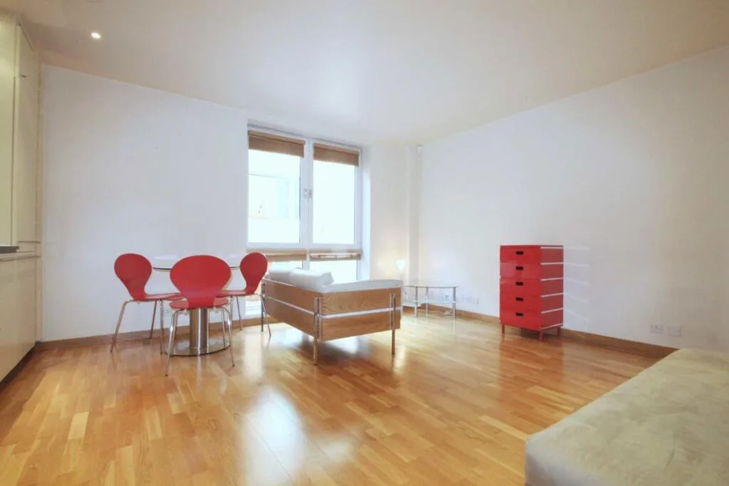 Studio flat for rent