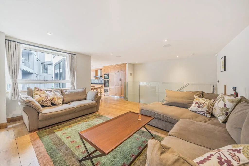 4 bedroom semi-detached house for rent