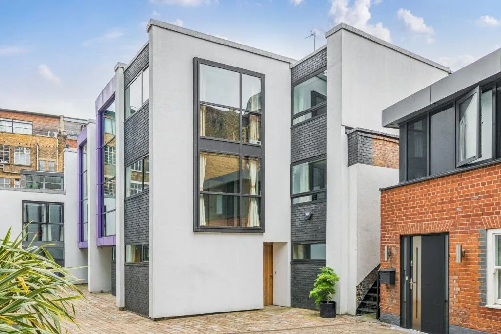 4 bedroom semi-detached house for rent